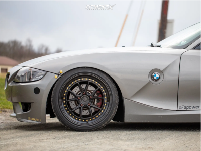 2004 BMW Z4 3.0i with 18x8.5 Aodhan Ds08 and Radar 225x40 on