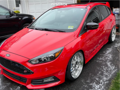 2016 Ford Focus ST with 19x8.5 Esr Forged Classic Es1 and Yokohama ...