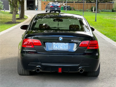 2009 BMW 335i XDrive Base with 19x8.5 VMR V703 and Pirelli 235x35 on ...