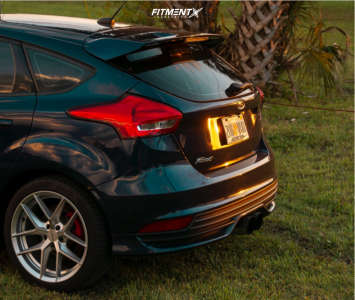 2016 Ford Focus ST with 18x8.5 Rotiform Flg and Pirelli 235x40 on Stock ...