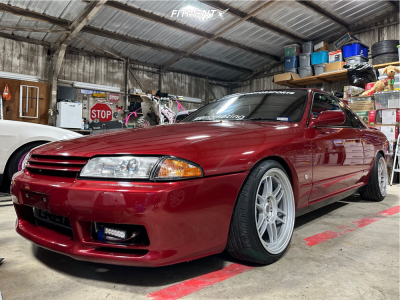1992 Nissan Skyline with 17x9.5 18 Enkei Rpf1 and 215/40R17