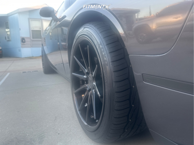 2015 Dodge Challenger R/T with 20x10 Ferrada Fr4 and Toyo Tires 275x35 ...