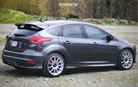 2017 Ford Focus ST with 18x8.5 Rotiform Dtm and Goodyear 235x40 on ...