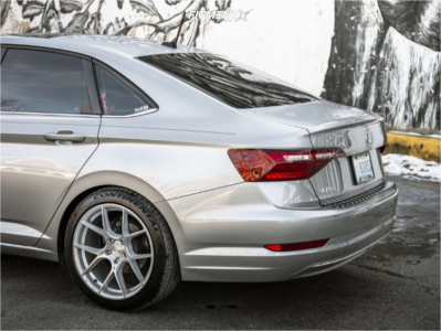 2020 Volkswagen Jetta SEL with 18x8.5 Aodhan Ah11 and Continental