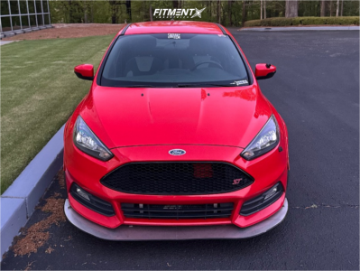 2017 Ford Focus ST with 18x9.5 Enkei Nt03m and Michelin 245x40 on