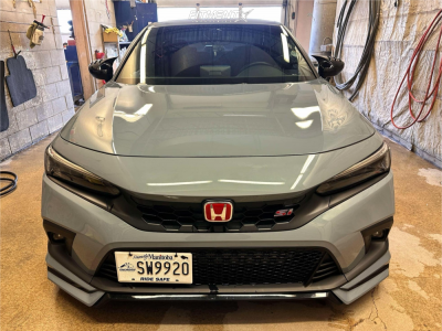 2024 Honda Civic Si with 18x8.5 Aodhan Ds08 and Goodyear 235x40 on ...