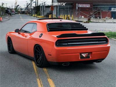 2016 Dodge Challenger SRT 392 with 22x9.5 Ferrada Fr4 and Nexen 245x35