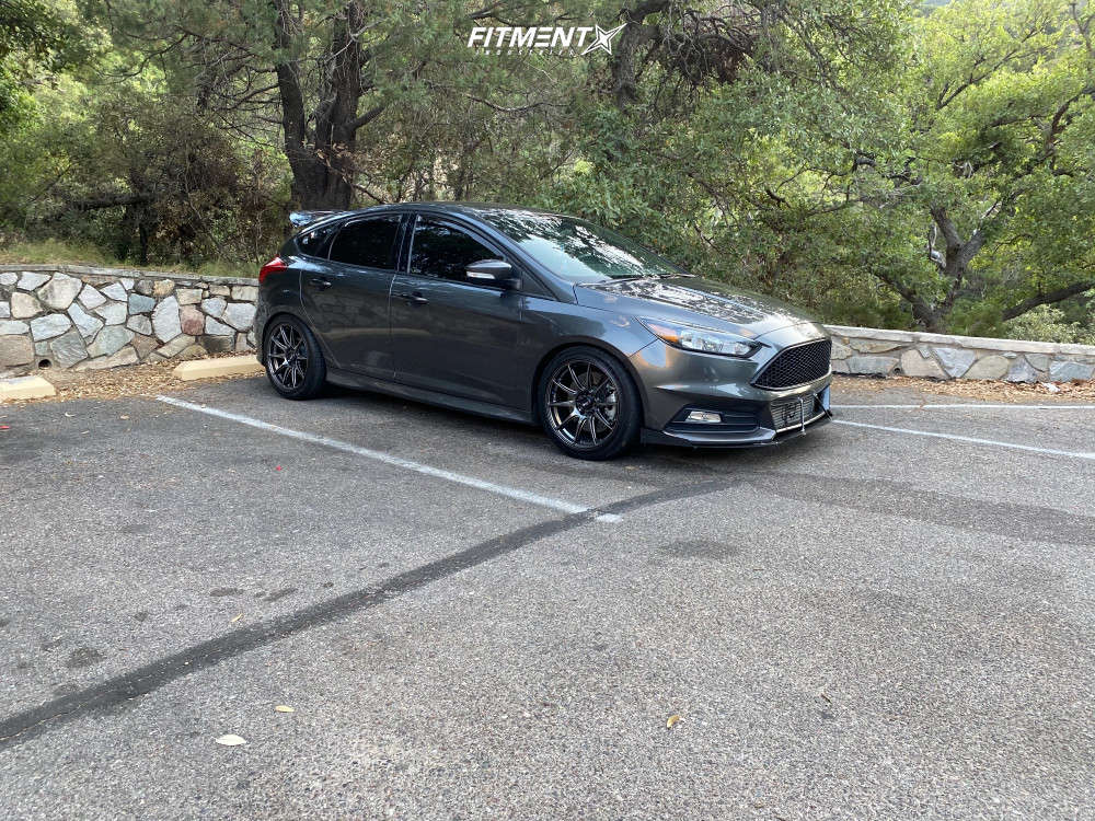 2018 Ford Focus ST with 18x8 XXR 527 and Goodyear 235x40 on