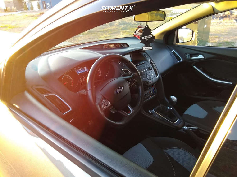 2014 Ford Focus SE with 18x8.5 Cosmis Racing R5 and Nitto 235x40 on ...