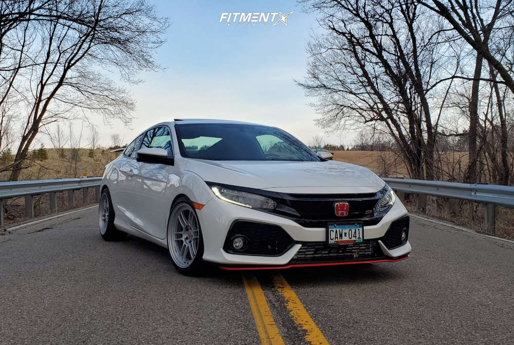 2018 Honda Civic Si with 18x9.5 Enkei RPF1 and Bridgestone 235x40 on
