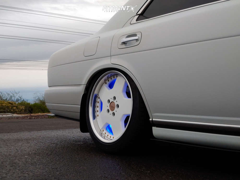 1992 Nissan Cedric Base with 18x8.5 Zauber STARFORM TYPE-D and Michelin ...