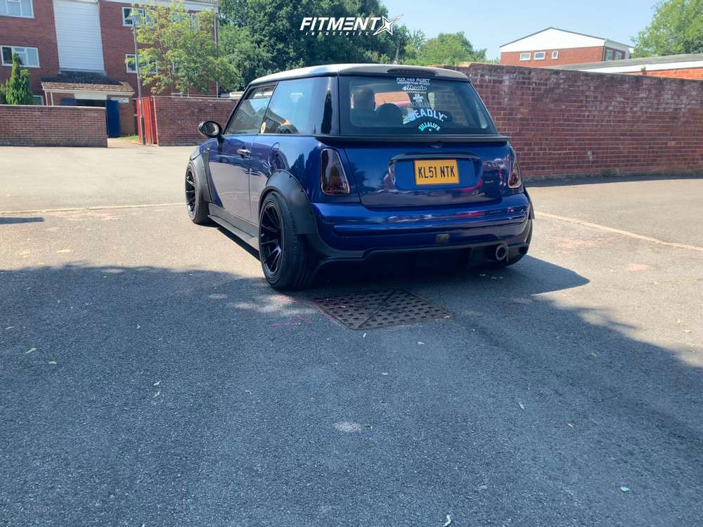 2002 Mini Cooper Base with 16x8.25 XXR 527 and Black Lion 205x55