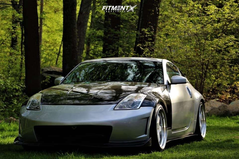 2006 Nissan 350Z Base with 19x10.5 ESR SR04 and Achilles