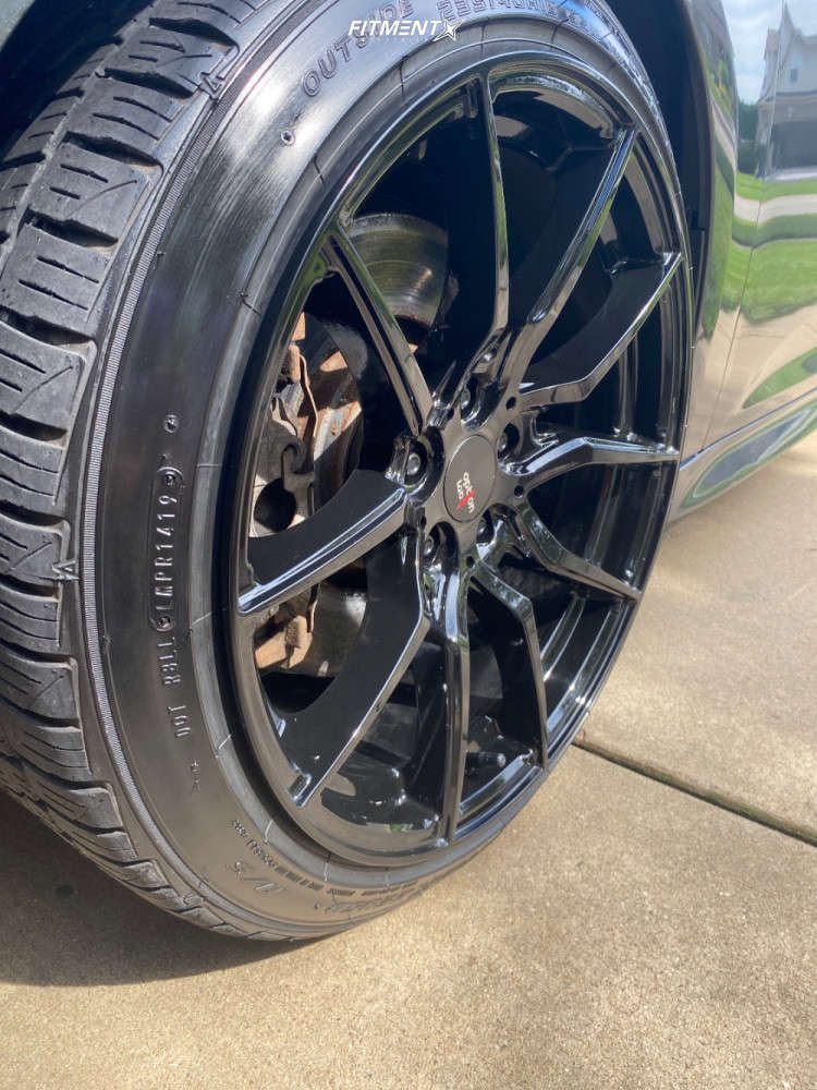 2017 Ford Focus ST with 18x9.5 Option Lab R716 and Falken 235x40 on ...