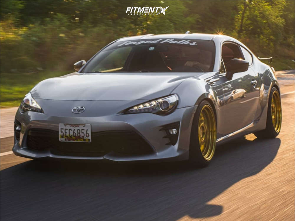 2018 Toyota 86 GT with 18x9.5 Aodhan Ds01 and Toyo Tires 225x45 on