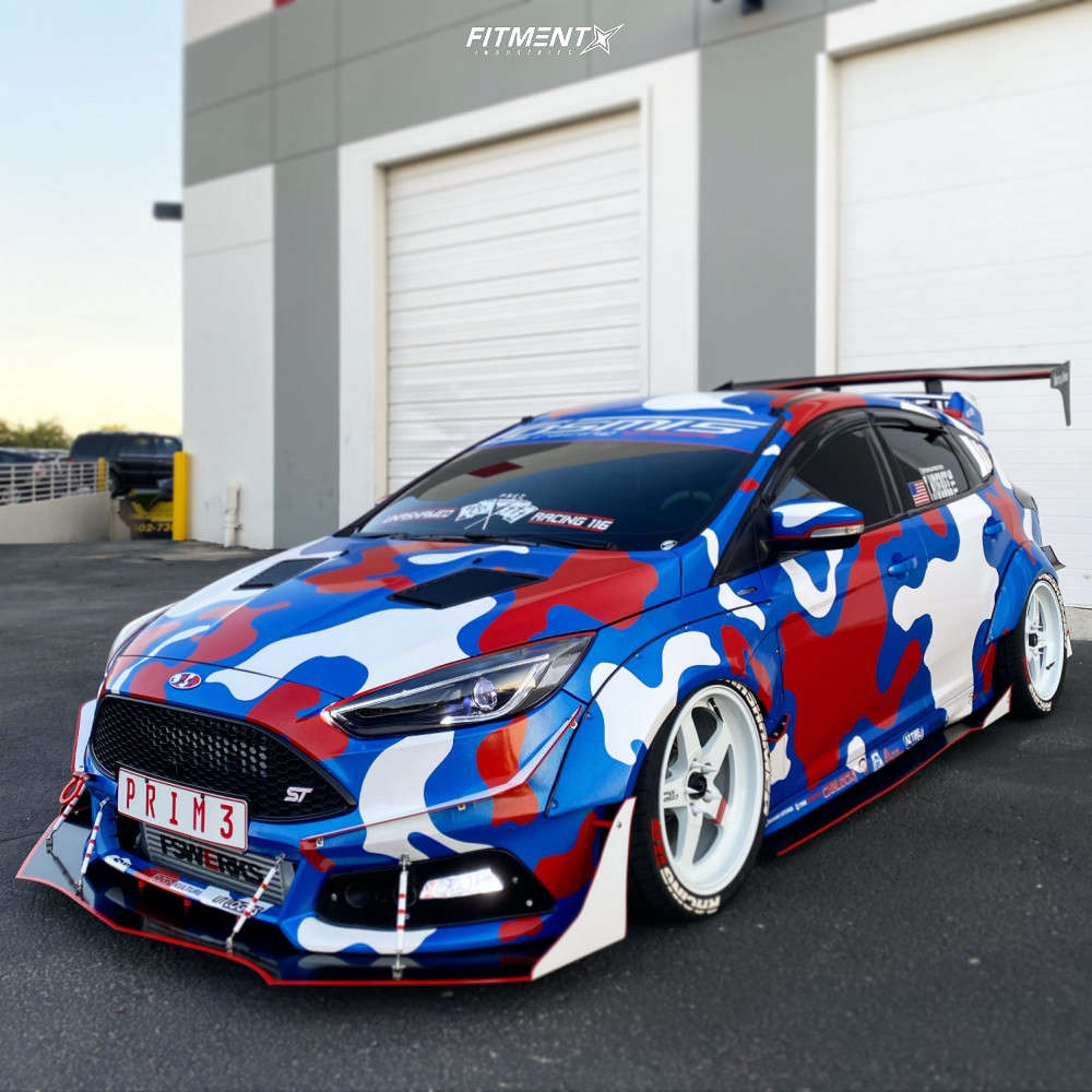 2017 Ford Focus ST with 18x9 Cosmis Racing Xt-005r and Achilles 255x35 ...