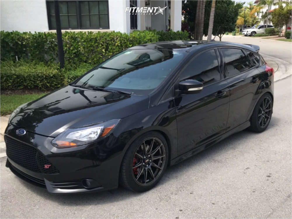2014 Ford Focus ST with 18x8 XXR 527 and Goodyear 235x40 on