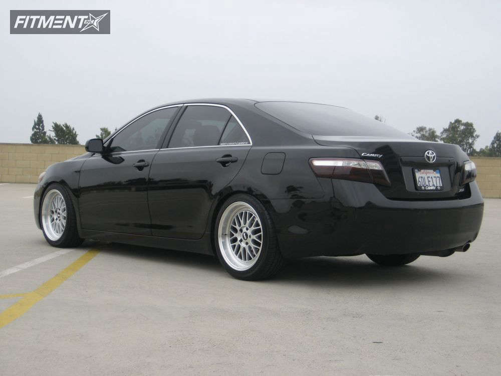 2009 Toyota Camry XLE with 18x8.5 STR 601 and Sumitomo 225x45 on ...