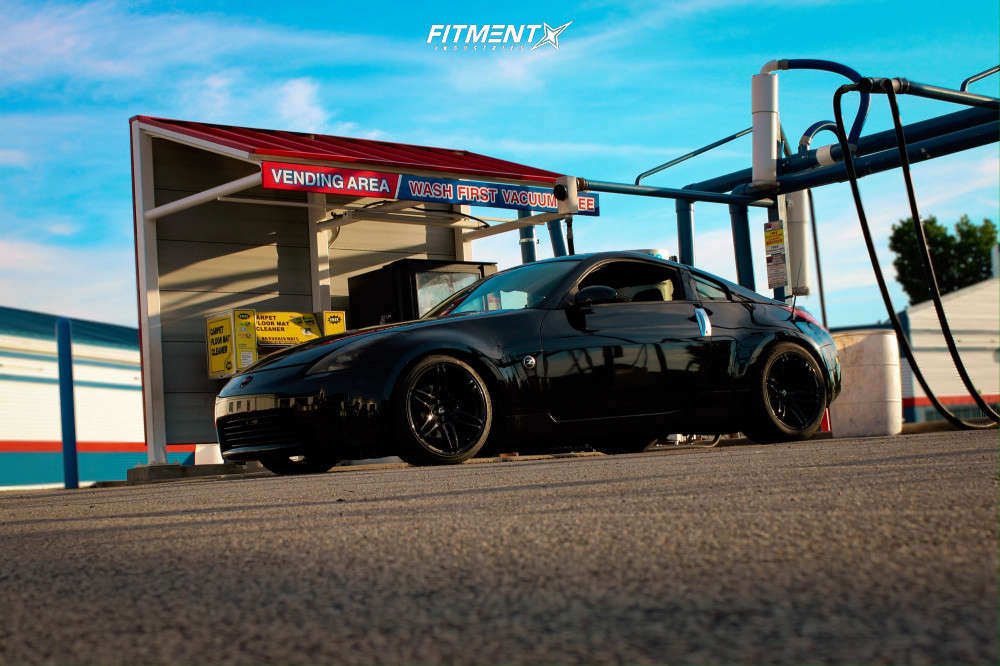 2003 Nissan 350Z Base with 18x8.5 Cosmis Racing Mrii and Continental ...