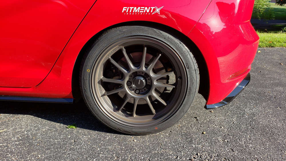 2018 Volkswagen Golf R Base with 18x8.5 Konig Hypergram and Hankook ...