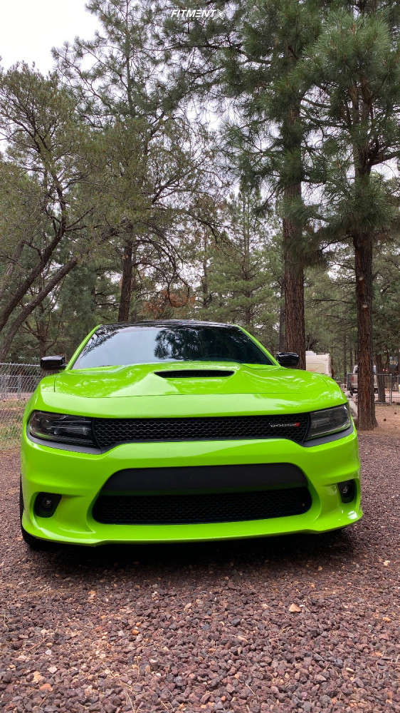 2019 Dodge Charger R/T with 20x9 Voxx Replicas Hellcat and