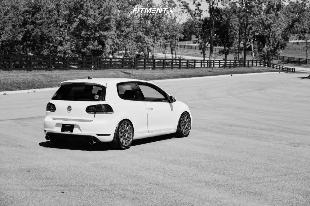 2011 Volkswagen GTI Base with 18x8.5 Rotiform Cvt and Hankook 225x40 on ...
