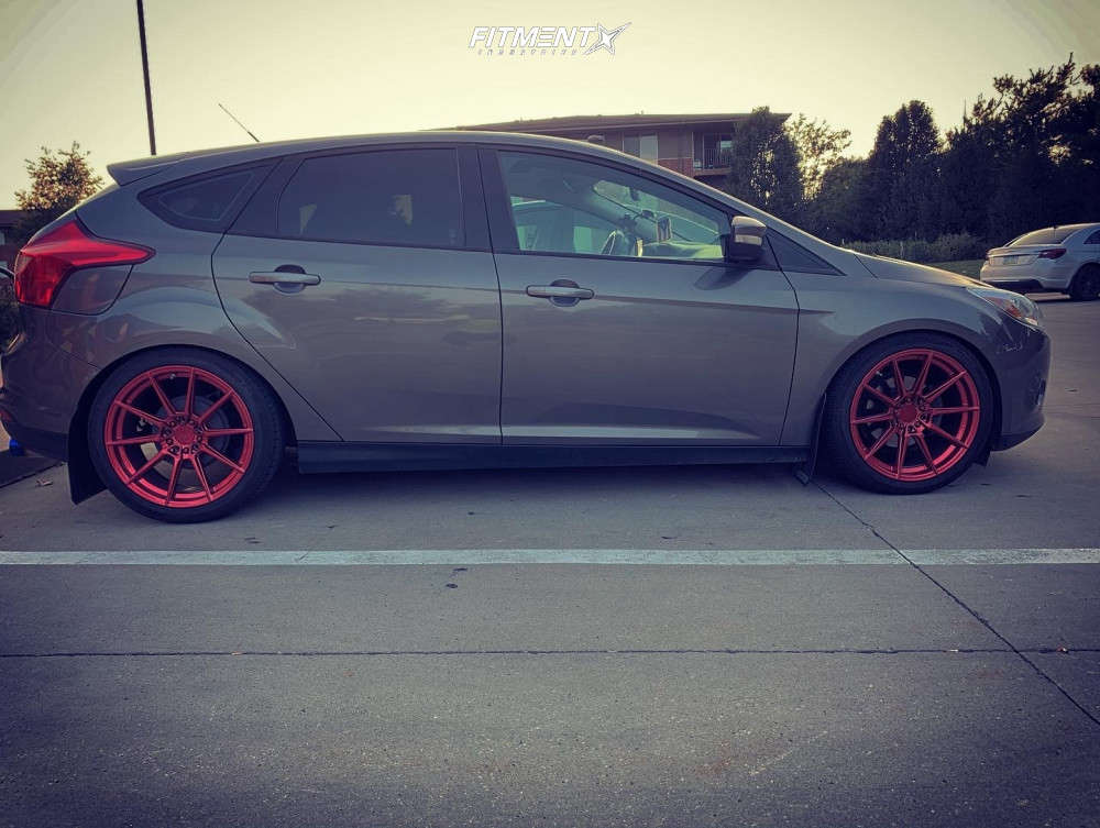 2013 Ford Focus SE with 18x8.5 XXR 567 and Barum 235x40 on