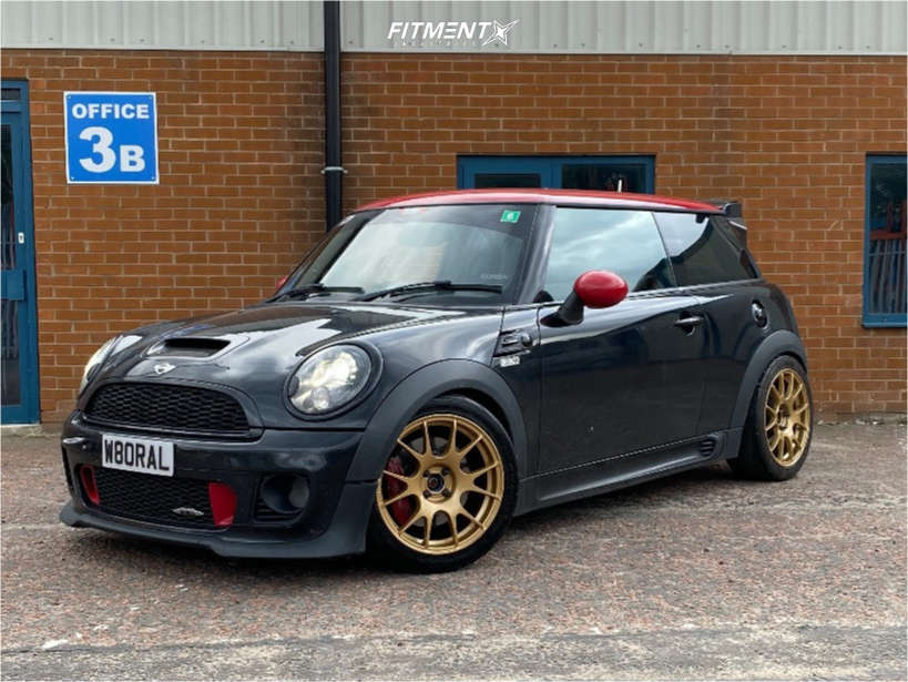 2013 Mini Cooper John Cooper Works with 17x7.5 Rota Blitz and