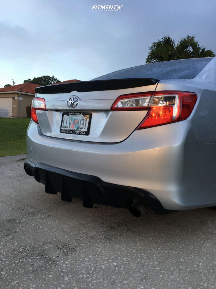 2014 Toyota Camry SE with 19x9.5 JNC Jnc026 and Sailun 235x35 on ...