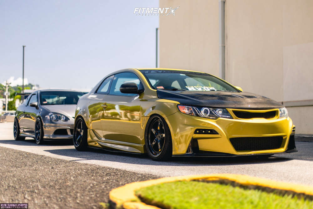 2012 Kia Forte Koup EX with 18x8.5 Aodhan Ds05 and Kumho 215x30 on