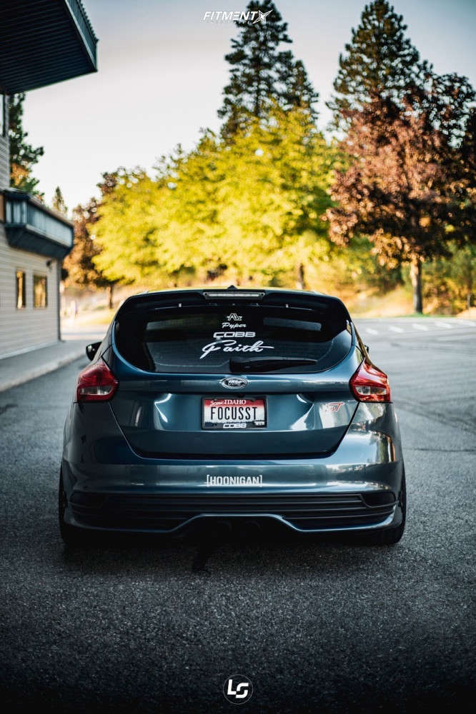 2018 Ford Focus ST with 18x8.5 XXR 567 and Nankang 235x40 on