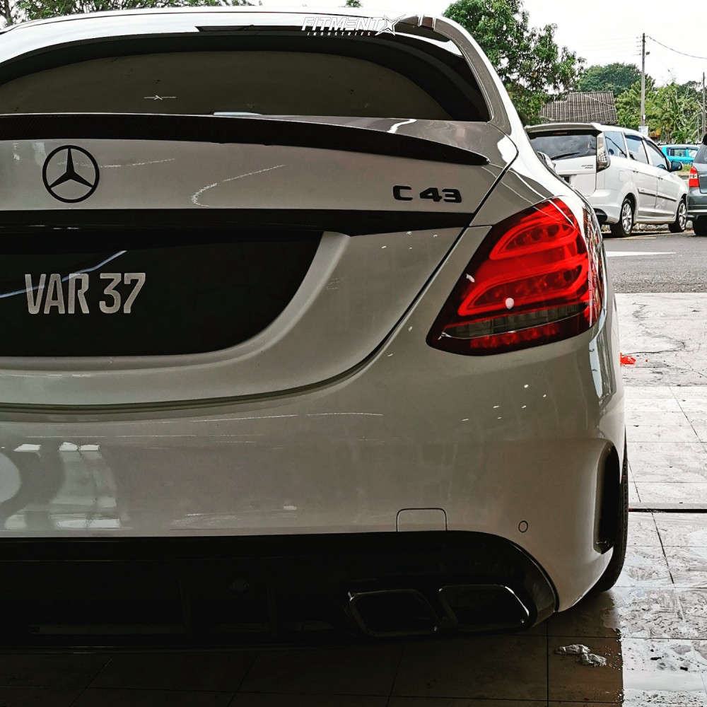 2015 Mercedes-Benz C250 Base with 19x8.5 HRE FlowForm P101 and ...