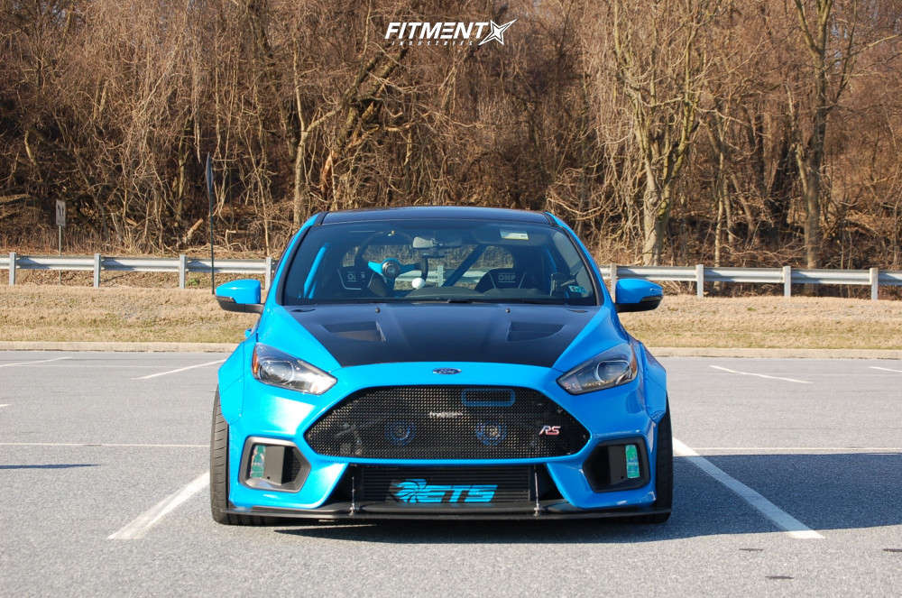 2017 Ford Focus RS with 18x10.5 Kansei Roku and Federal 285x35 on ...