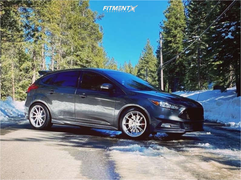 2015 Ford Focus ST with 18x8.5 Aodhan Ah09 and Pirelli 245x45 on