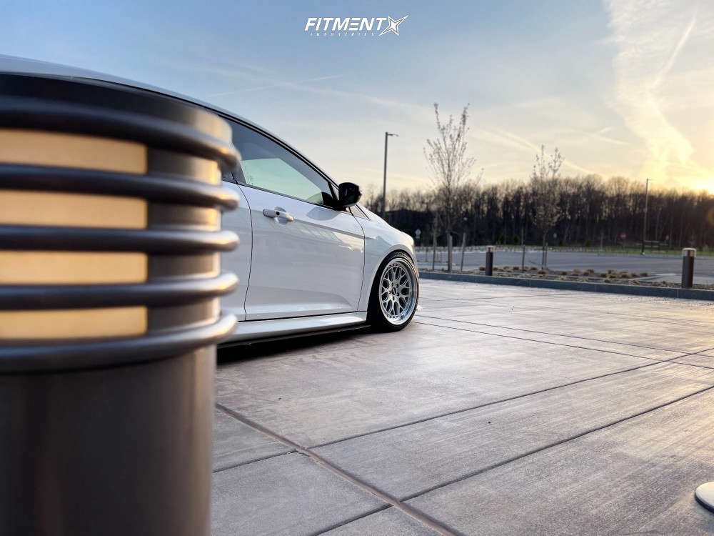 2017 Ford Focus ST with 18x8.5 ESR Cs1 and Achilles 225x40 on Coilovers ...