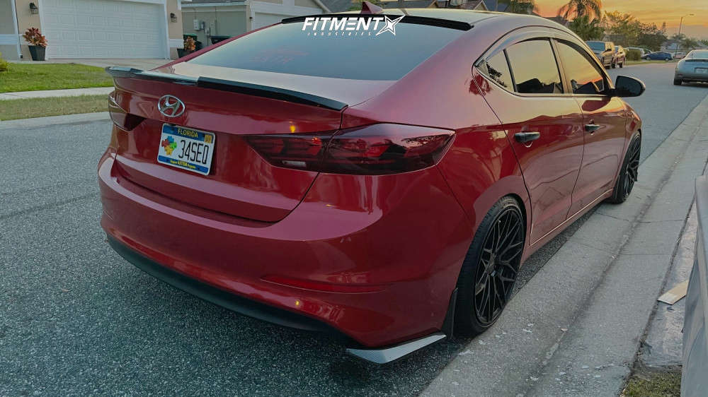 2022 Hyundai Elantra SEL  with 18x8 5 Versus Racing  VS24 