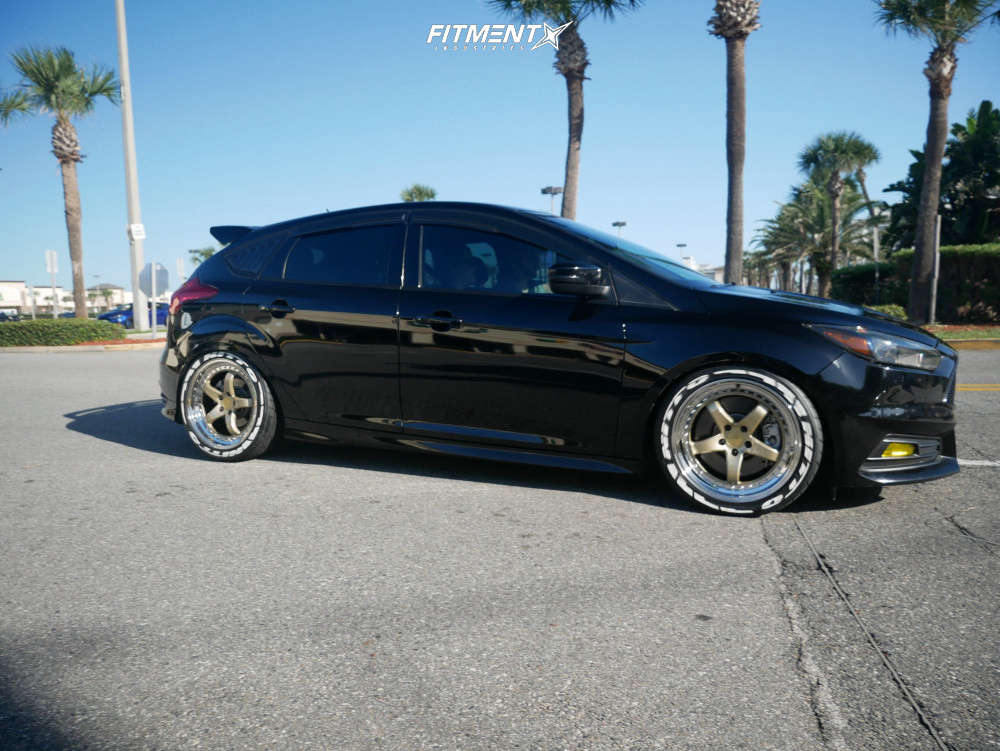 2016 Ford Focus ST with 18x8.5 XXR 565 and Nitto 245x40 on