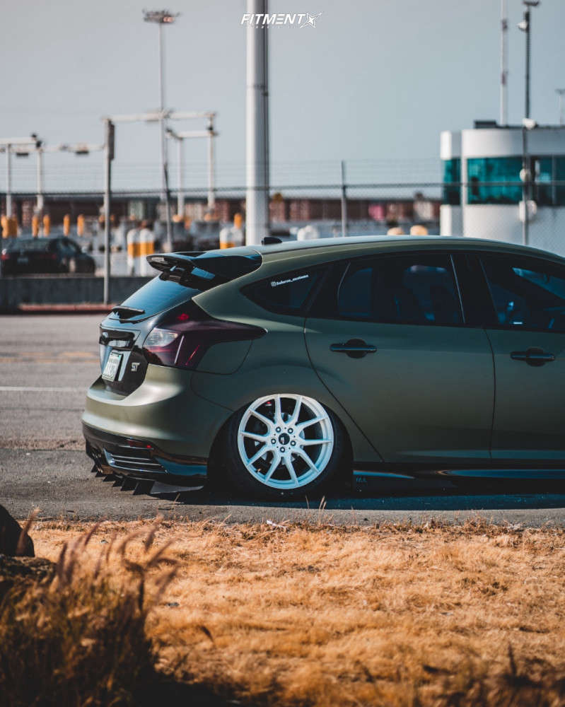 Option Lab Rims R716 Focus 2013 Ford Focus ST with 18x8.5 Option Lab R716 and Falken 225x35 on Air ...