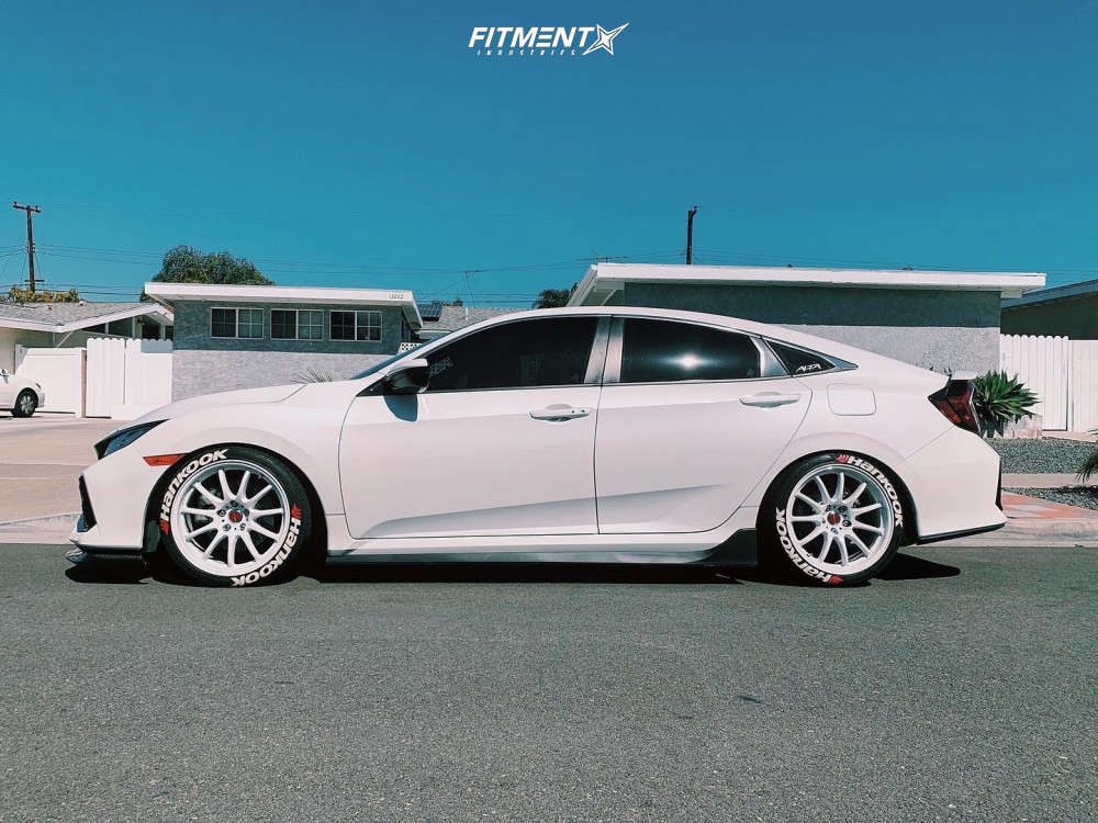 2017 Honda Civic Si with 18x9.5 Work Emotion 11r and Hankook