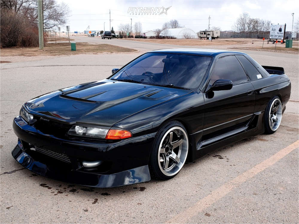 1990 Nissan Skyline R32 Base with 18x10 XXR 555 and Ironman 225x40