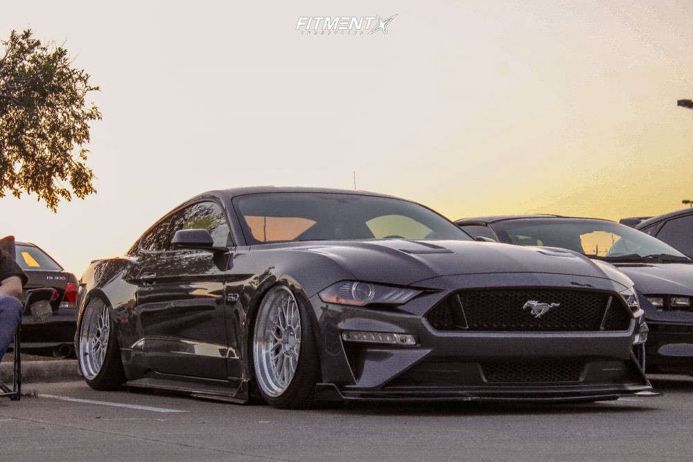 2020 Ford Mustang GT with 20x10.5 XXR 521 and Toyo Tires 255x35 on