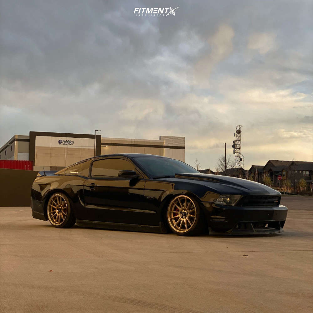 2012 Ford Mustang GT with 19x9.5 Cosmis Racing R1 and Nankang 225x35 on ...