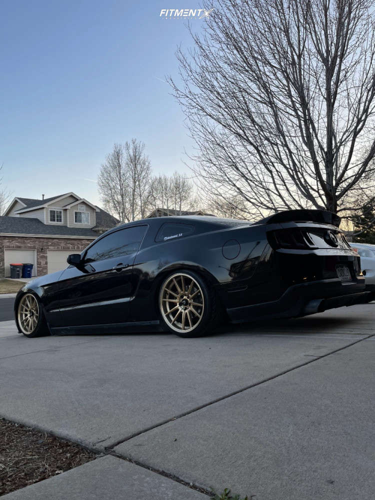2012 Ford Mustang GT with 19x9.5 Cosmis Racing R1 and Nankang 225x35 on ...