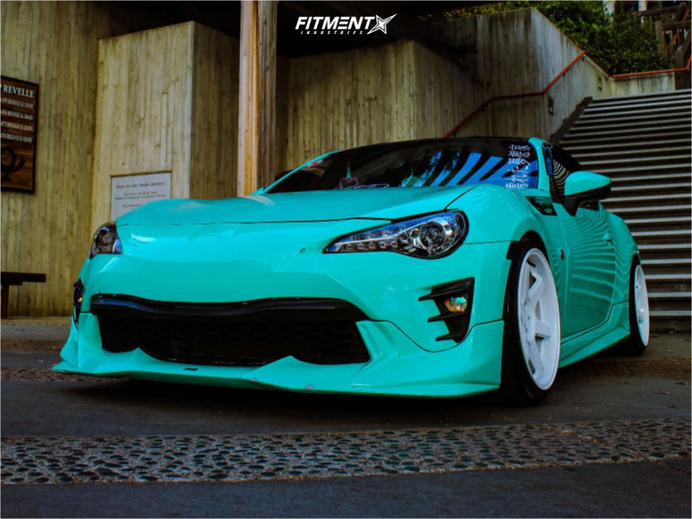 2019 Toyota 86 TRD Special Edition with 18x9.5 ESR Sr07 and