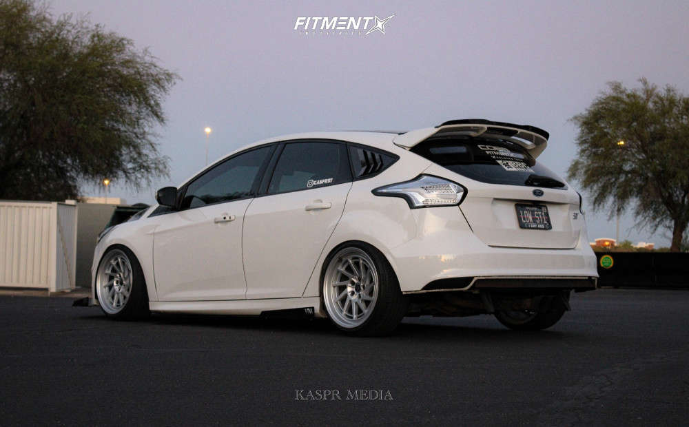 2016 Ford Focus ST with 18x9.5 Heritage Hokkaido-dir-c and Delinte ...
