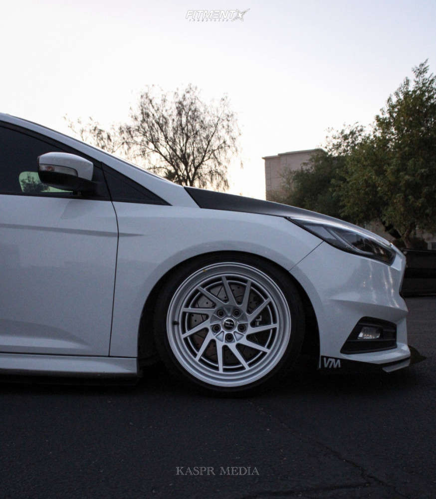 2016 Ford Focus ST with 18x9.5 Heritage Hokkaido-dir-c and Delinte ...