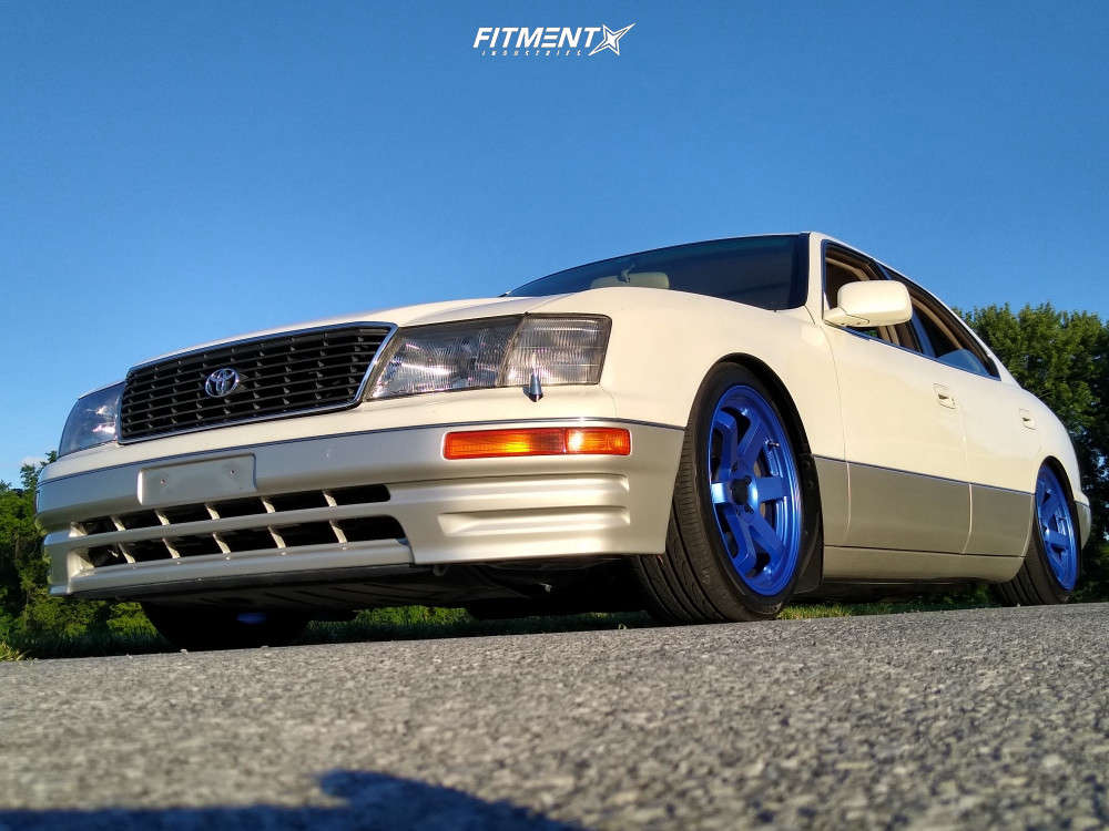 1996 Lexus LS400 Base with 18x8.5 AVID1 AV6 and Hankook 225x45 on