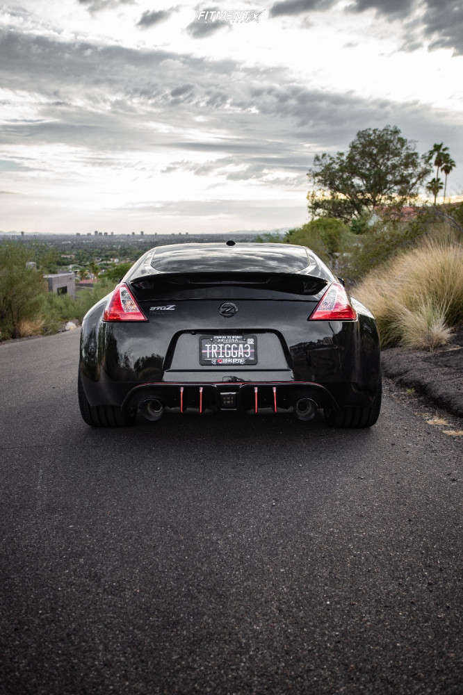 トレ 2013 Nissan 370Z Touring Wheel Offset Flush Stock | 1798922