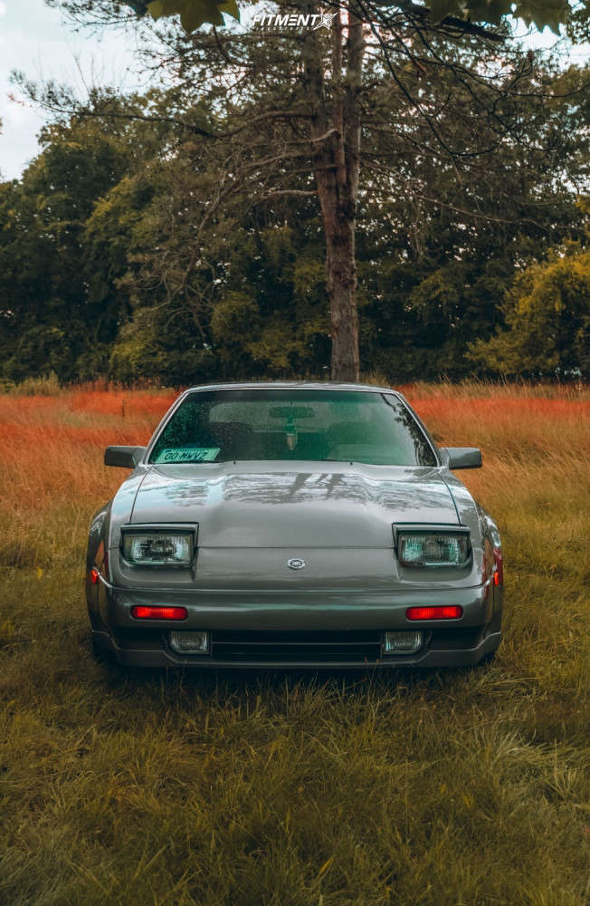 1987 Nissan 300ZX Base with 17x8.5 Motegi Mr131 and Federal 235x30