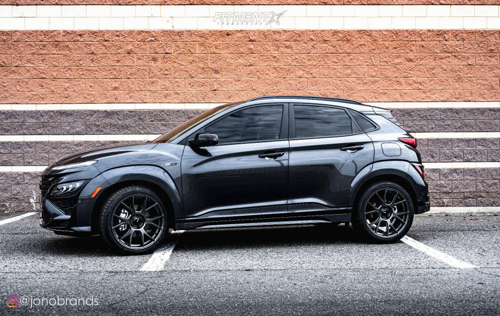 2022 Hyundai Kona Preferred with 19x8.5 Konig Ampliform and